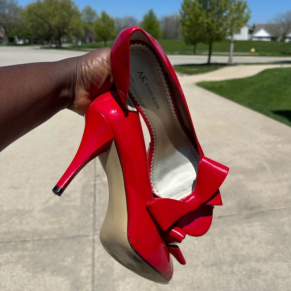 Anne Klein Red Heels with Bow size 11 - Picture 9 of 12